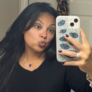 Meet Your Seller! 💋